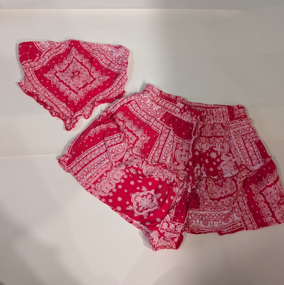 Red Paisley Women's Set